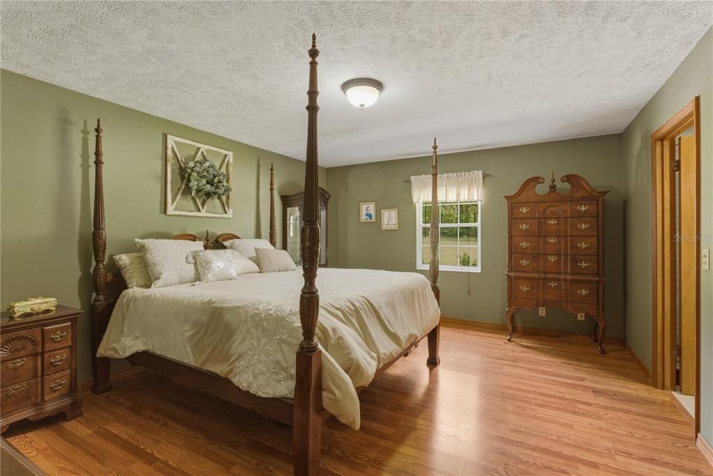 На продажу: $499,500 (3 спален, 2 ванн, 1862 Квадратных фут)