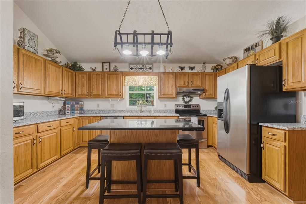 На продажу: $499,500 (3 спален, 2 ванн, 1862 Квадратных фут)