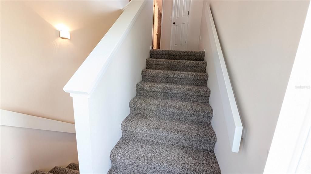 For Sale: $399,900 (2 beds, 2 baths, 1711 Square Feet)