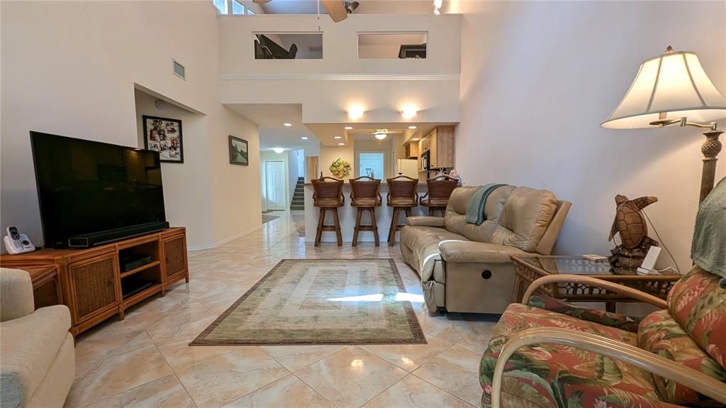 For Sale: $399,900 (2 beds, 2 baths, 1711 Square Feet)