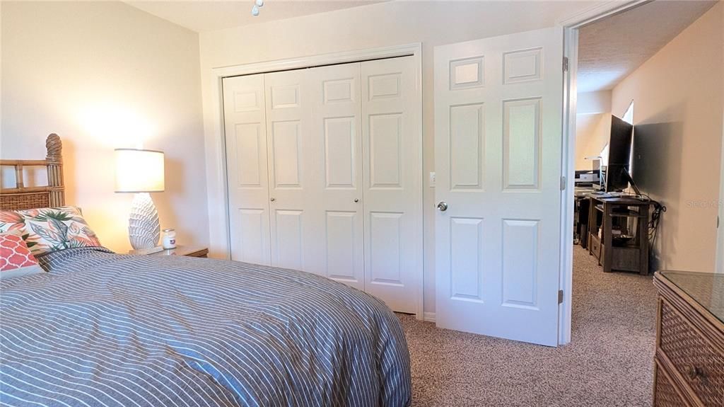 For Sale: $399,900 (2 beds, 2 baths, 1711 Square Feet)