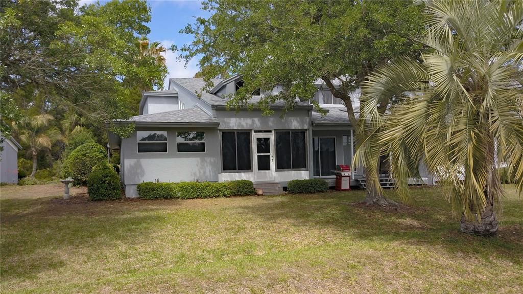 For Sale: $399,900 (2 beds, 2 baths, 1711 Square Feet)