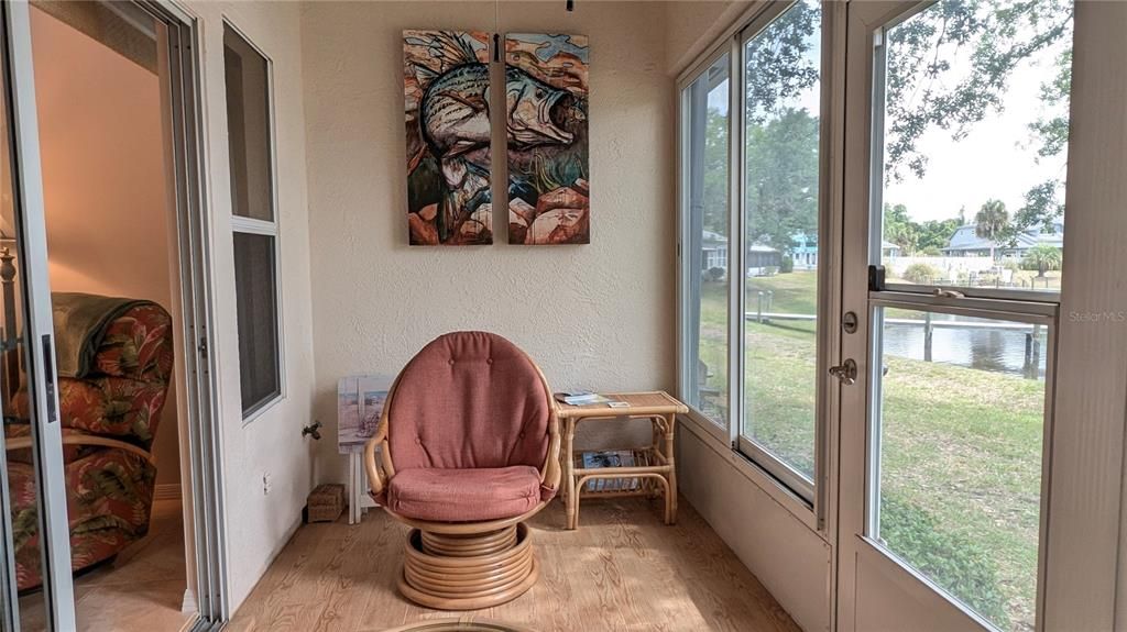 For Sale: $399,900 (2 beds, 2 baths, 1711 Square Feet)