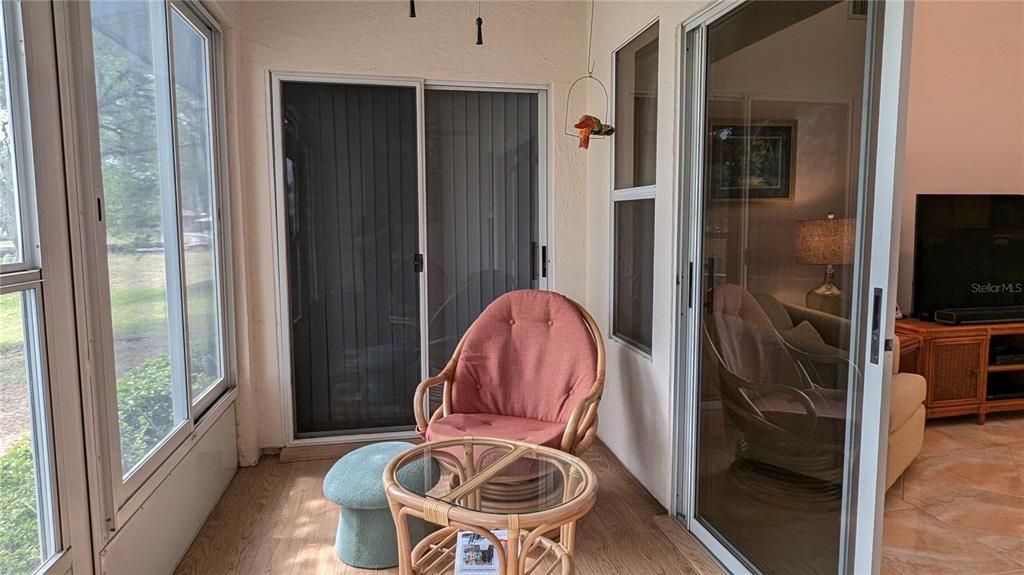 For Sale: $399,900 (2 beds, 2 baths, 1711 Square Feet)