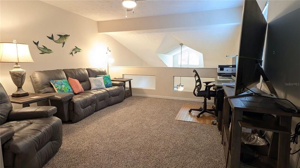 For Sale: $399,900 (2 beds, 2 baths, 1711 Square Feet)