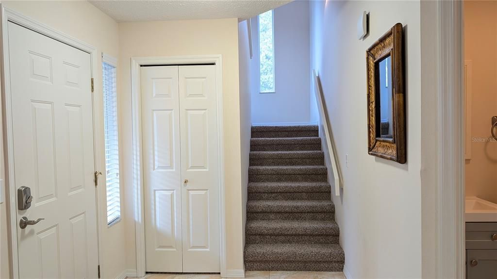For Sale: $399,900 (2 beds, 2 baths, 1711 Square Feet)