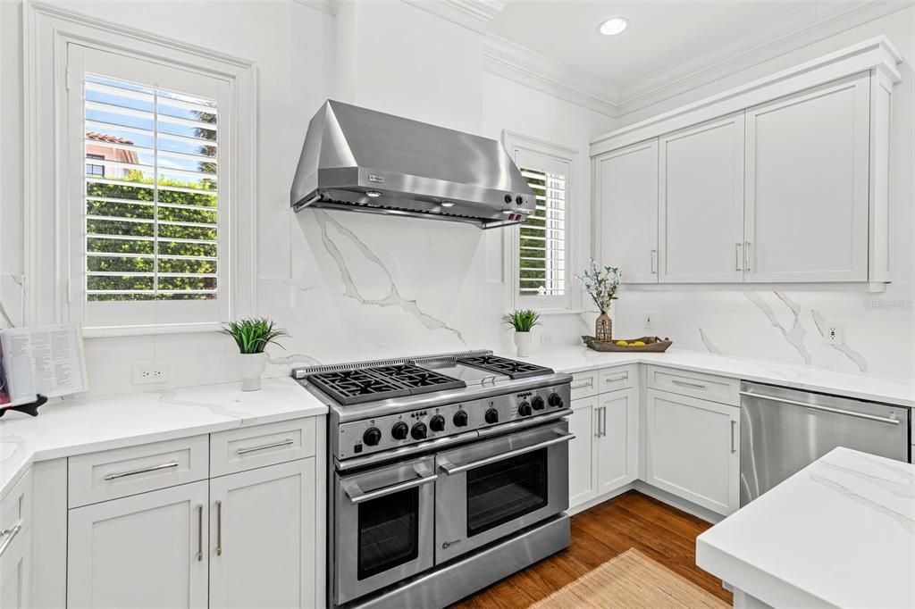 For Sale: $2,750,000 (5 beds, 3 baths, 4917 Square Feet)