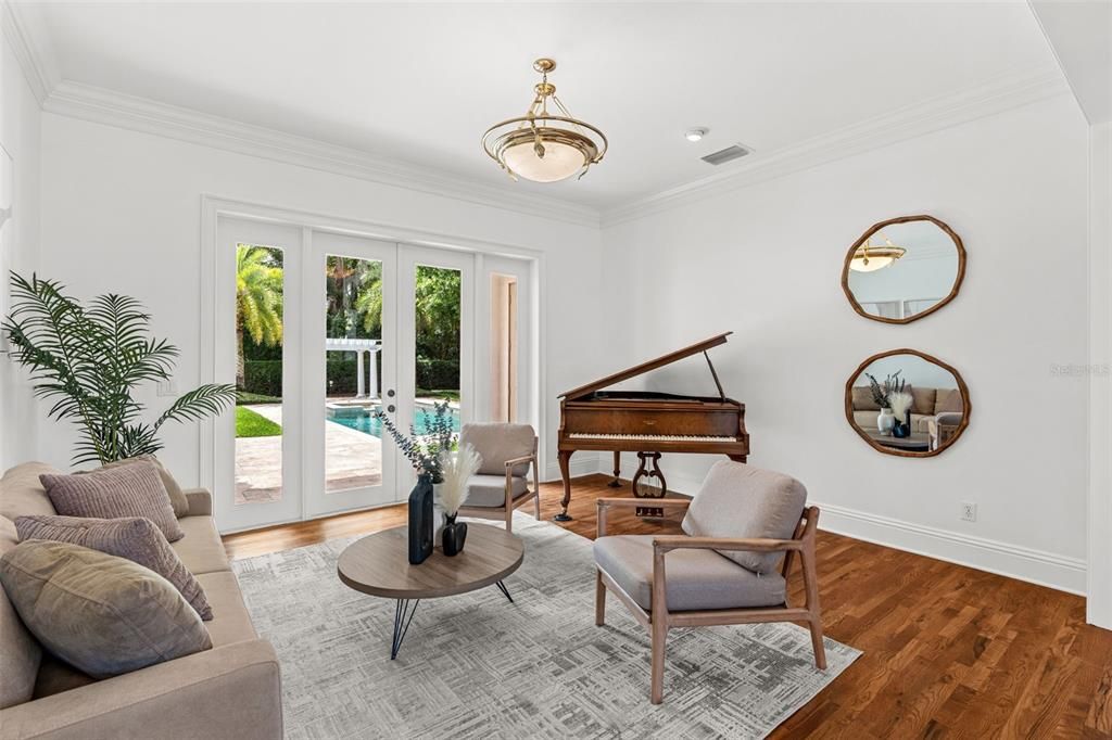 For Sale: $2,750,000 (5 beds, 3 baths, 4917 Square Feet)