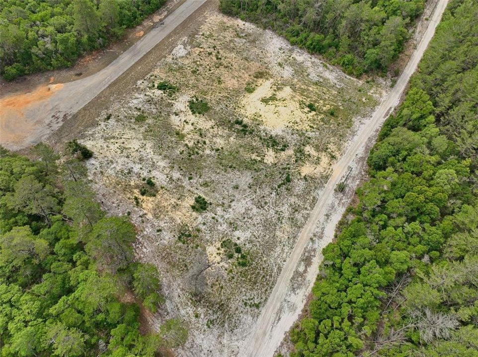 На продажу: $500,000 (1.79 acres)