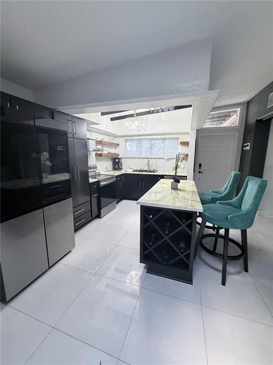 В аренду: $2,700 (3 спален, 2 ванн, 1685 Квадратных фут)