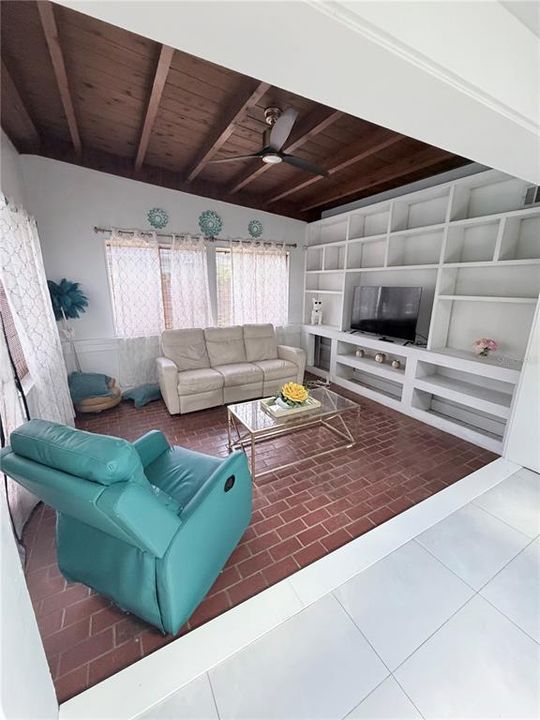 В аренду: $2,700 (3 спален, 2 ванн, 1685 Квадратных фут)