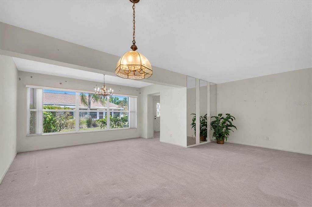 En Venta: $275,000 (2 camas, 2 baños, 1575 Pies cuadrados)