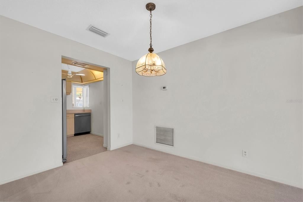 En Venta: $275,000 (2 camas, 2 baños, 1575 Pies cuadrados)