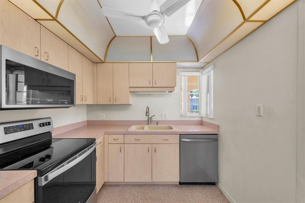 En Venta: $275,000 (2 camas, 2 baños, 1575 Pies cuadrados)