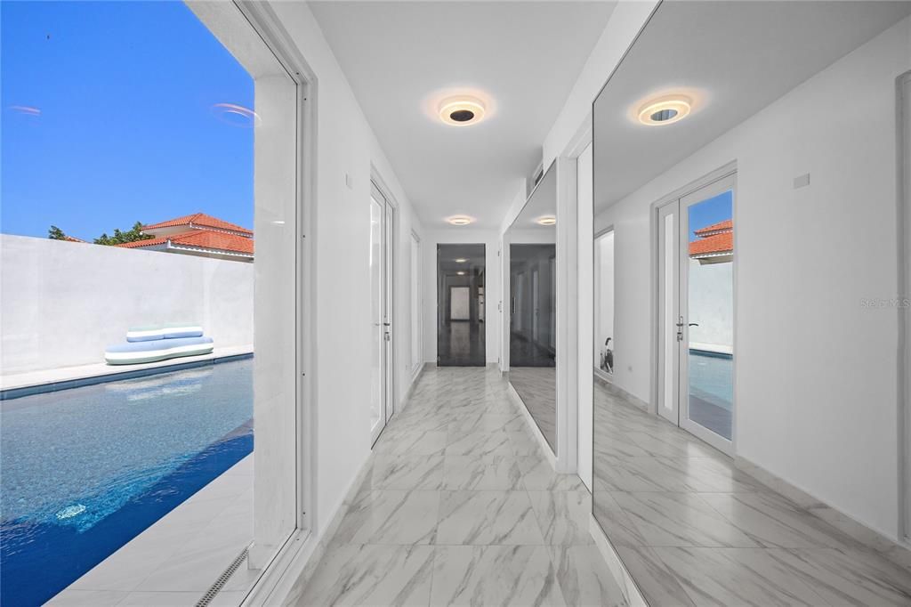 En Venta: $5,250,000 (4 camas, 4 baños, 4200 Pies cuadrados)