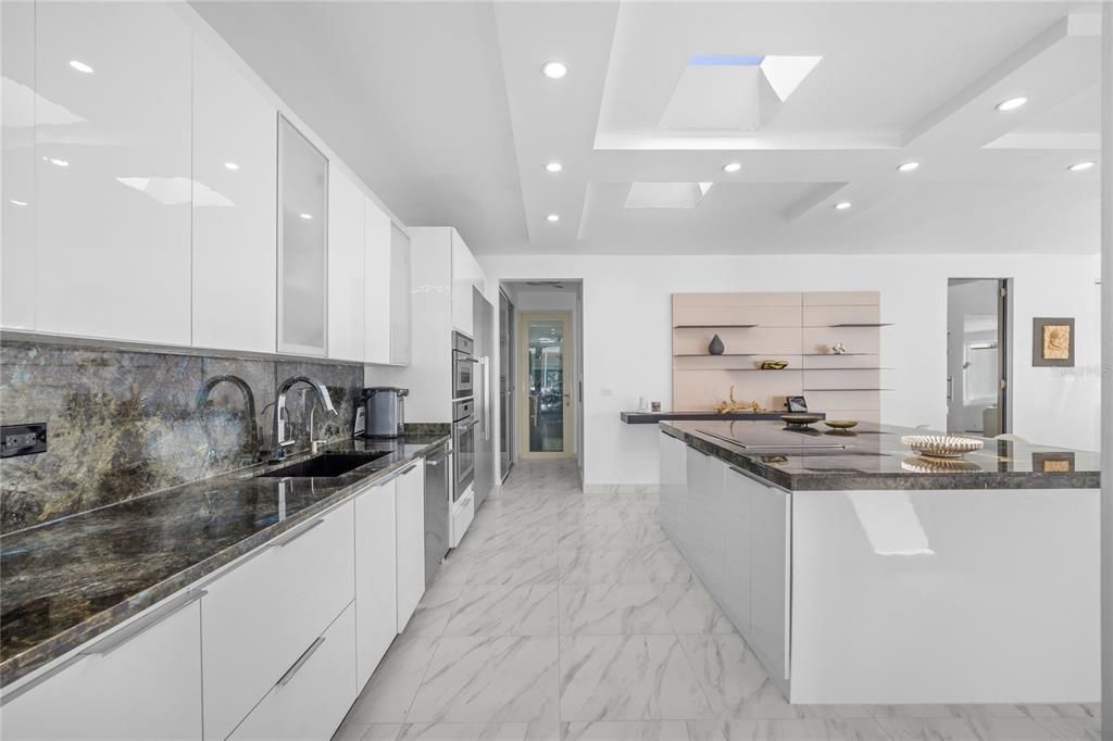 En Venta: $5,250,000 (4 camas, 4 baños, 4200 Pies cuadrados)