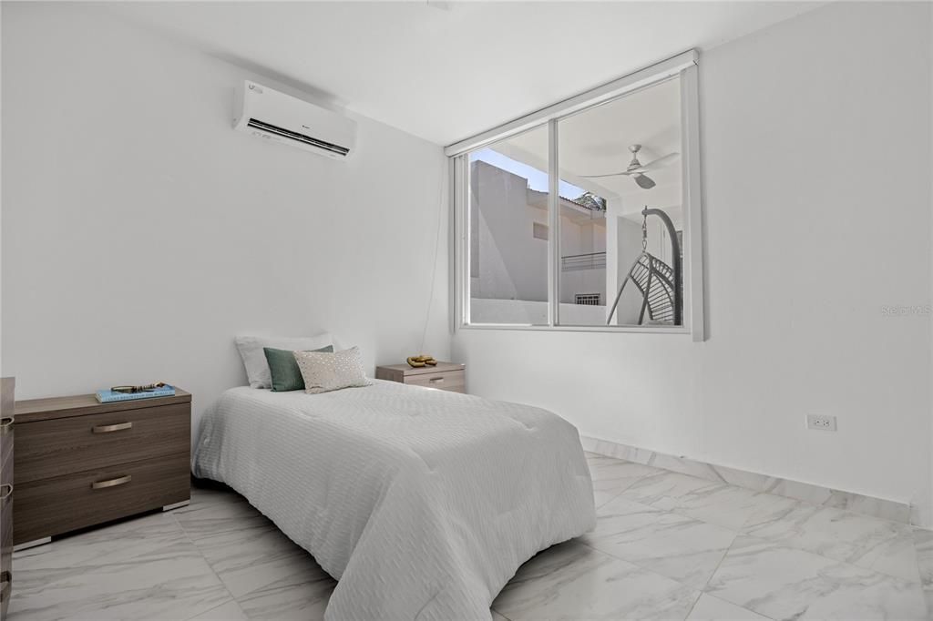 En Venta: $5,250,000 (4 camas, 4 baños, 4200 Pies cuadrados)