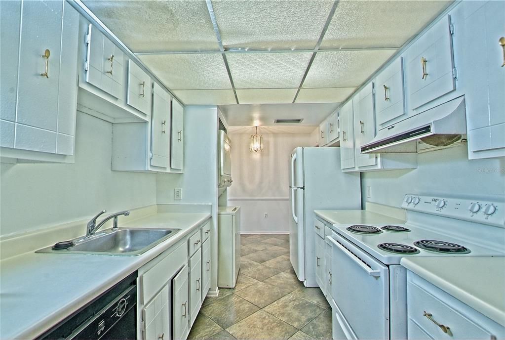 For Sale: $110,000 (2 beds, 2 baths, 1248 Square Feet)