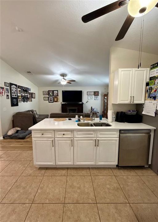 En Venta: $275,000 (3 camas, 2 baños, 1163 Pies cuadrados)