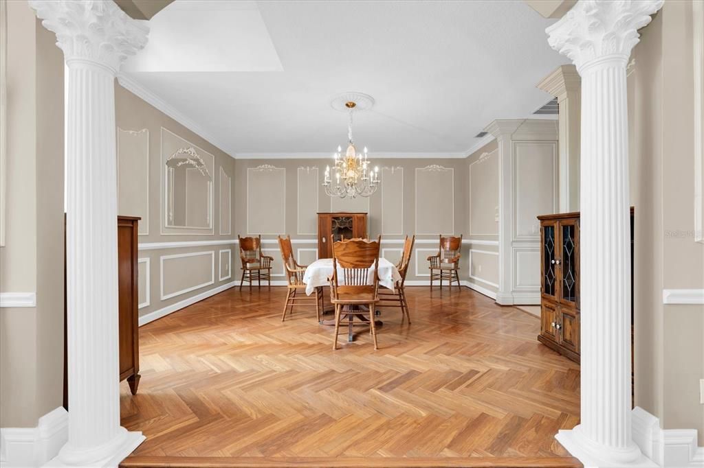 На продажу: $899,900 (5 спален, 3 ванн, 5410 Квадратных фут)