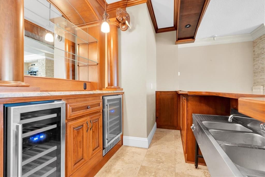 На продажу: $899,900 (5 спален, 3 ванн, 5410 Квадратных фут)