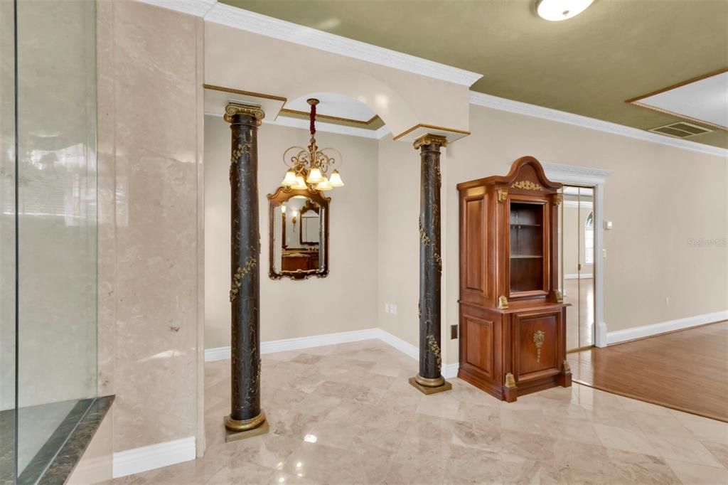 На продажу: $899,900 (5 спален, 3 ванн, 5410 Квадратных фут)