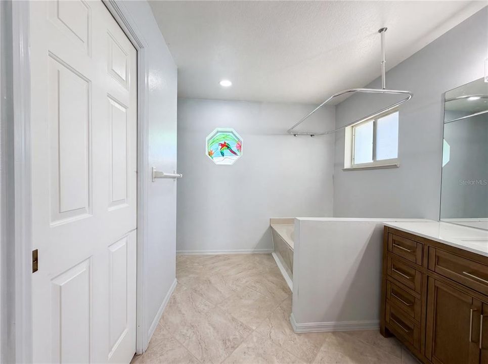 Active With Contract: $427,000 (3 beds, 2 baths, 1478 Square Feet)