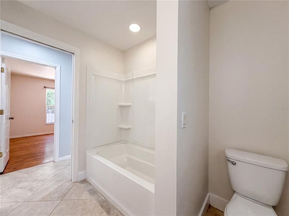 Active With Contract: $427,000 (3 beds, 2 baths, 1478 Square Feet)