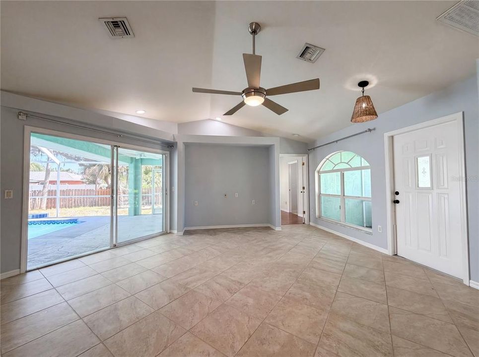 Active With Contract: $427,000 (3 beds, 2 baths, 1478 Square Feet)