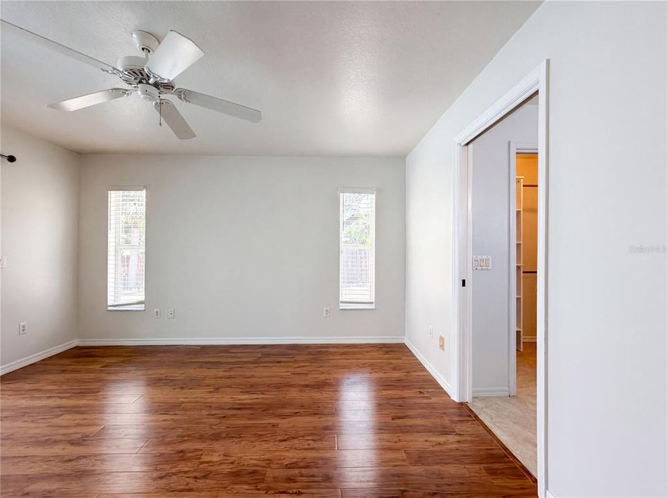 Active With Contract: $427,000 (3 beds, 2 baths, 1478 Square Feet)
