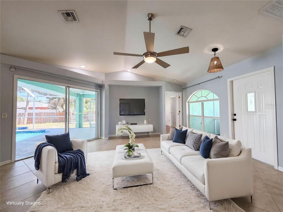 Active With Contract: $427,000 (3 beds, 2 baths, 1478 Square Feet)