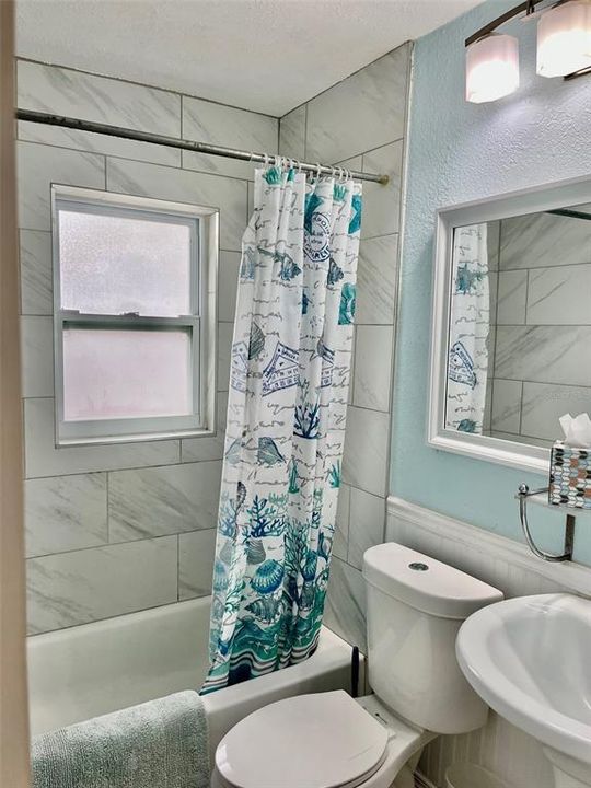 Под контрактом: $334,999 (2 спален, 1 ванн, 720 Квадратных фут)