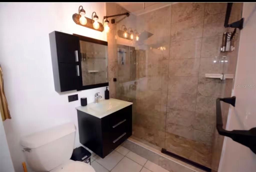 For Sale: $125,000 (3 beds, 1 baths, 935 Square Feet)