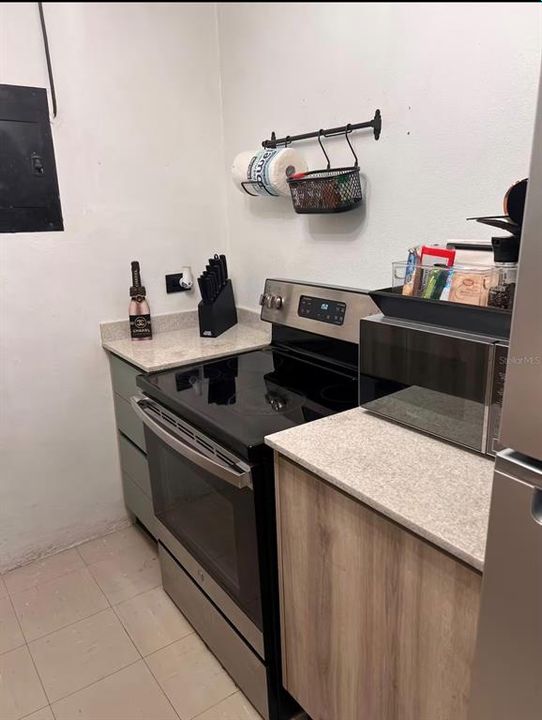 For Sale: $125,000 (3 beds, 1 baths, 935 Square Feet)