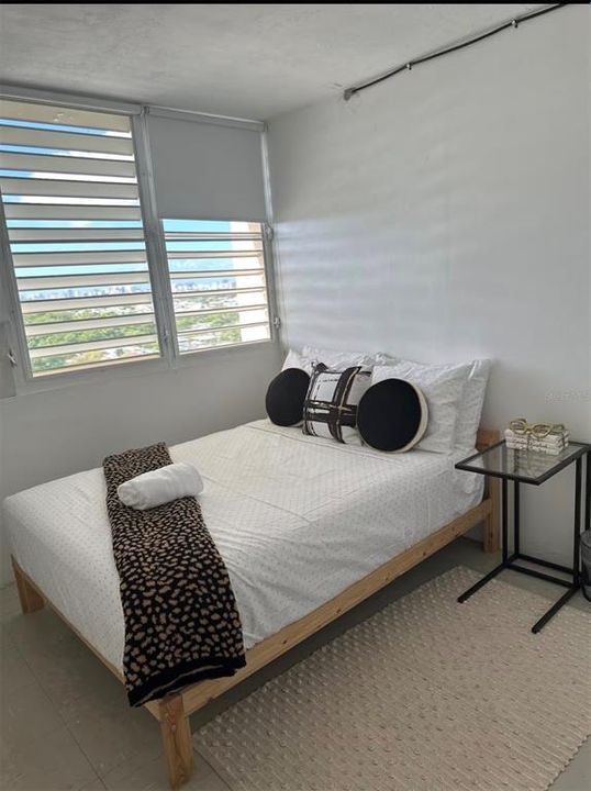 For Sale: $125,000 (3 beds, 1 baths, 935 Square Feet)