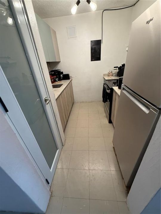 For Sale: $125,000 (3 beds, 1 baths, 935 Square Feet)