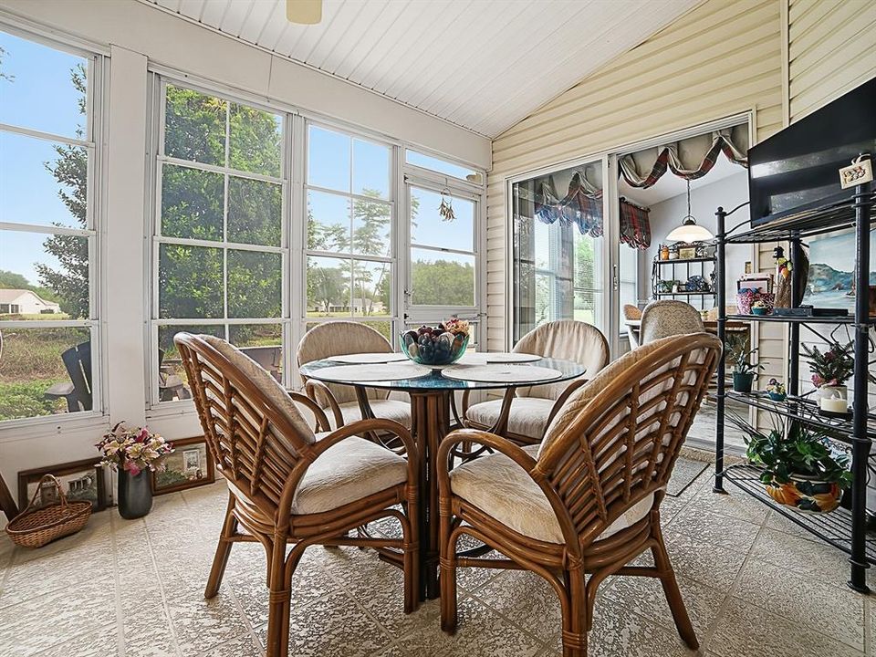 For Sale: $275,000 (3 beds, 2 baths, 1737 Square Feet)