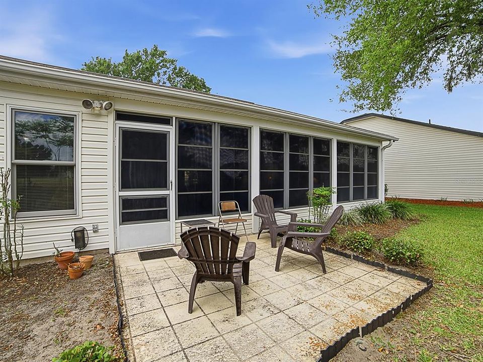 For Sale: $275,000 (3 beds, 2 baths, 1737 Square Feet)