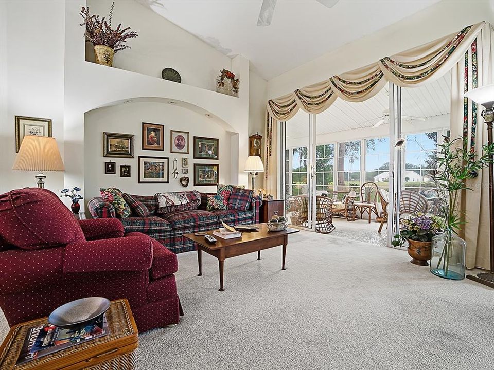 For Sale: $275,000 (3 beds, 2 baths, 1737 Square Feet)