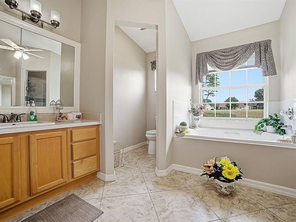 For Sale: $275,000 (3 beds, 2 baths, 1737 Square Feet)