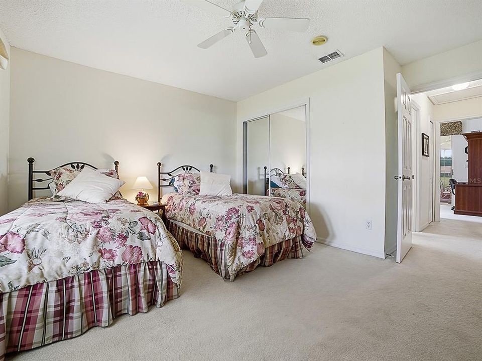 For Sale: $275,000 (3 beds, 2 baths, 1737 Square Feet)