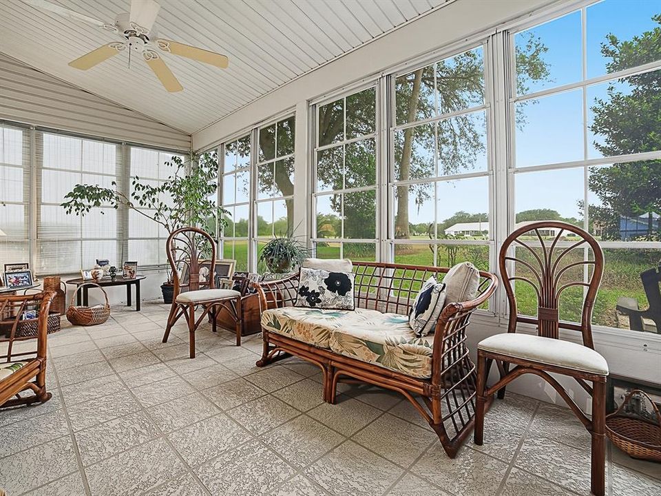 For Sale: $275,000 (3 beds, 2 baths, 1737 Square Feet)