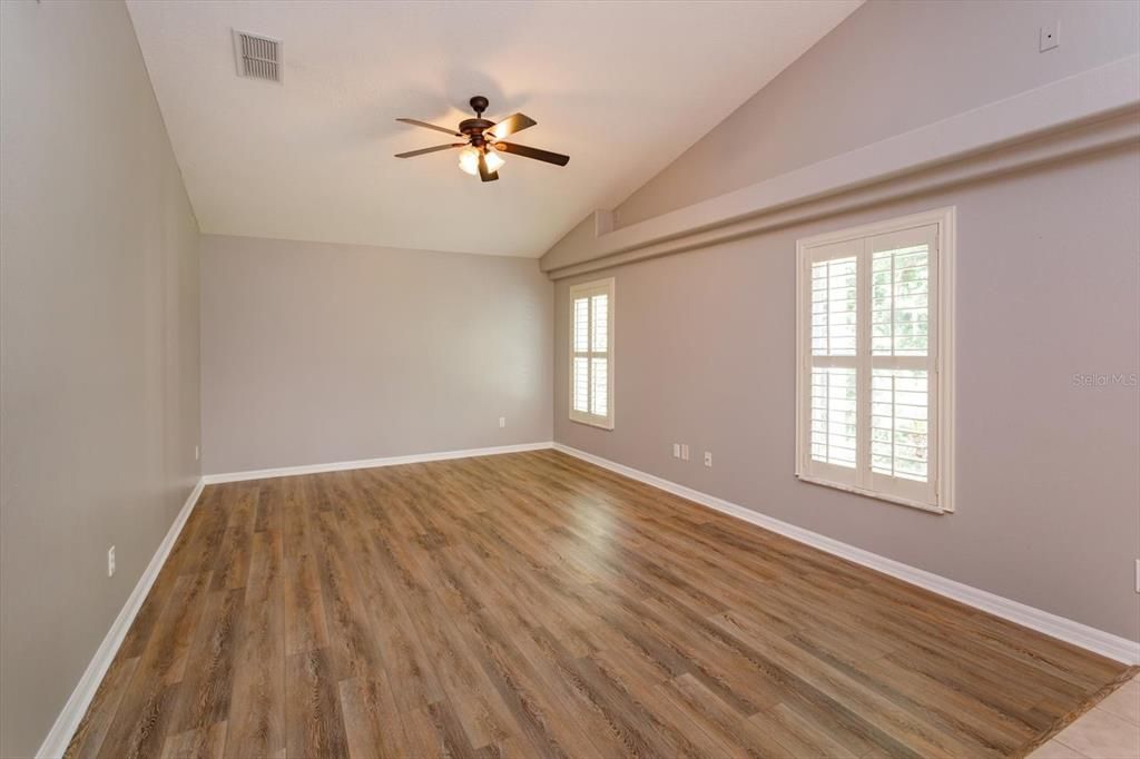 Activo con contrato: $540,000 (4 camas, 2 baños, 2060 Pies cuadrados)