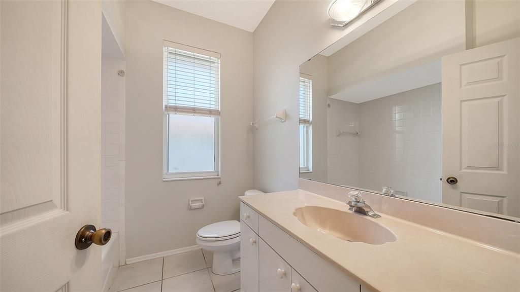 Activo con contrato: $409,000 (3 camas, 2 baños, 1665 Pies cuadrados)