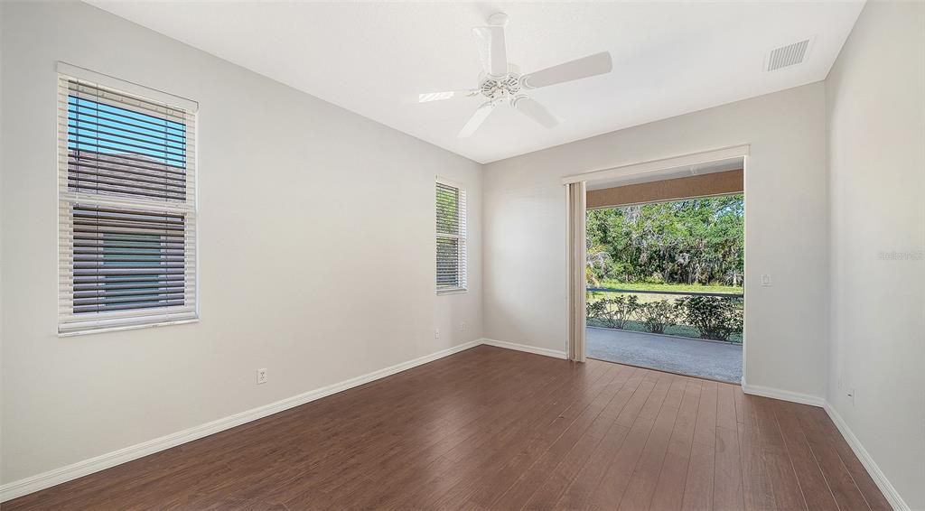 Activo con contrato: $409,000 (3 camas, 2 baños, 1665 Pies cuadrados)