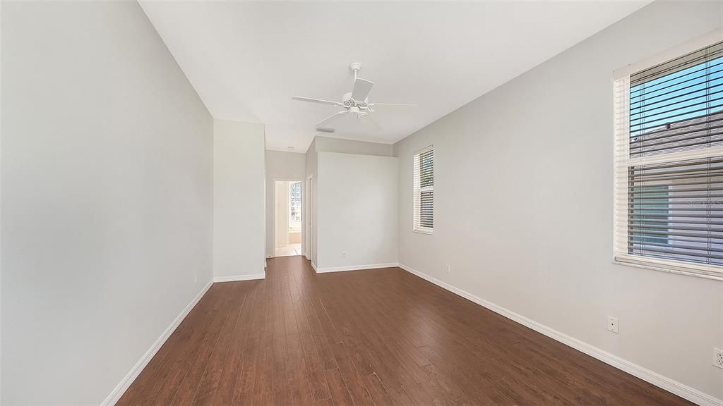 Activo con contrato: $409,000 (3 camas, 2 baños, 1665 Pies cuadrados)