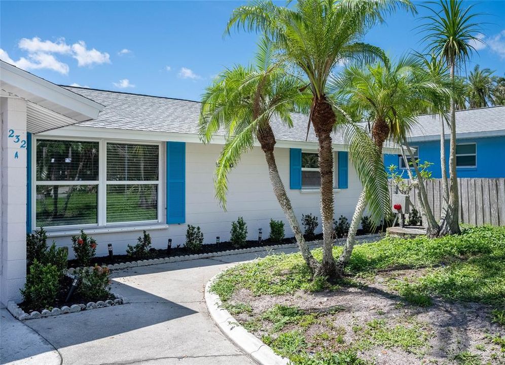 For Rent: $2,100 (3 beds, 1 baths, 1942 Square Feet)