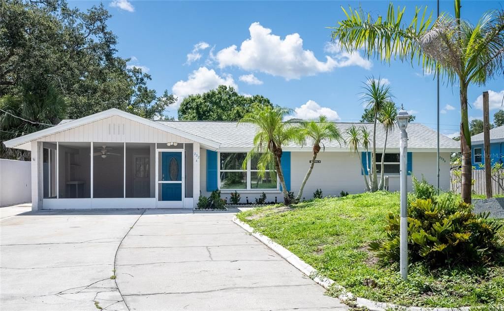 For Rent: $2,100 (3 beds, 1 baths, 1942 Square Feet)