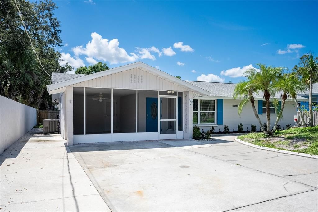 For Rent: $2,100 (3 beds, 1 baths, 1942 Square Feet)