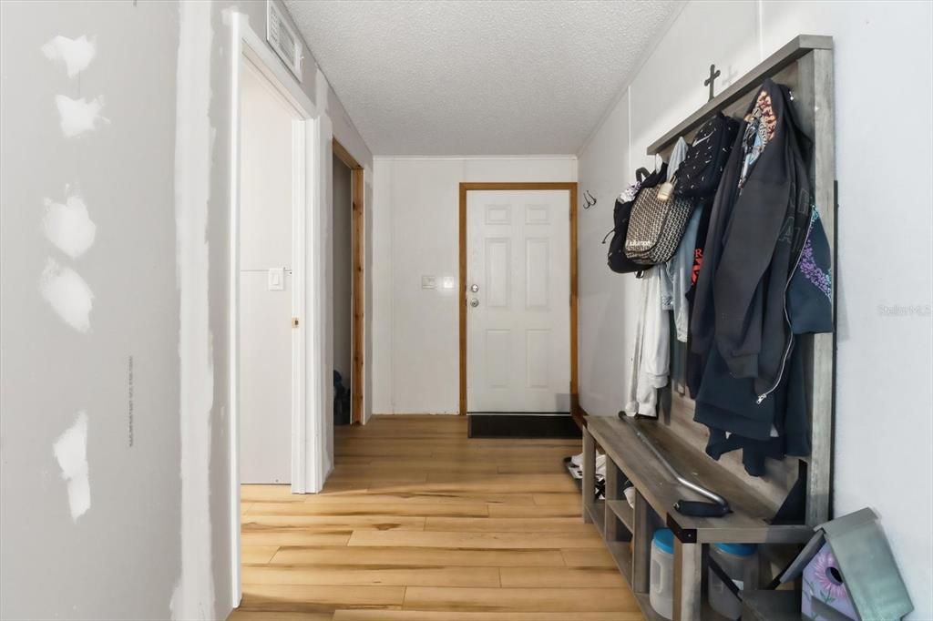 For Sale: $275,000 (4 beds, 2 baths, 2000 Square Feet)